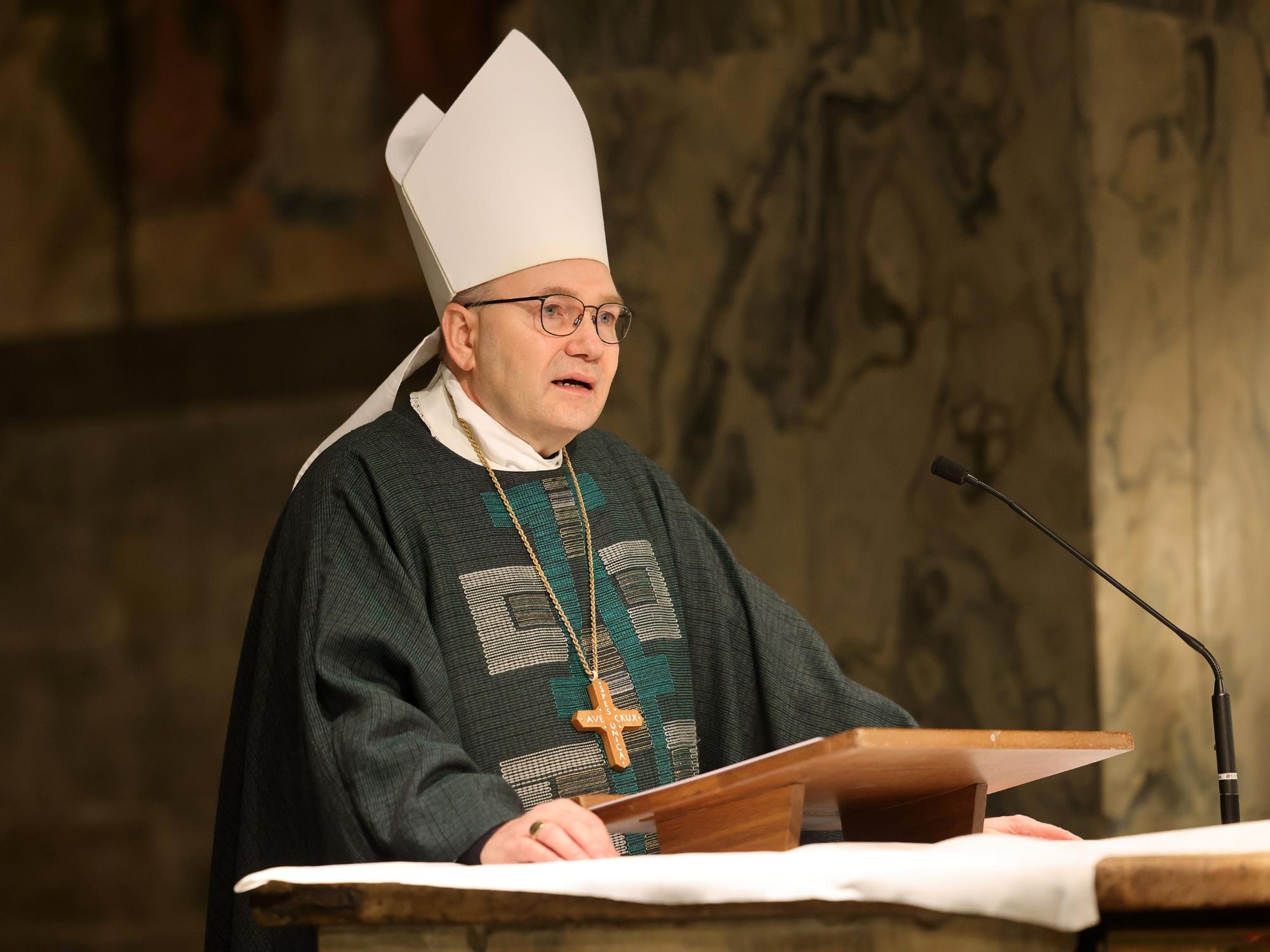 Bischof Dr. Dieser Requiem Papst em Benedikt XVI