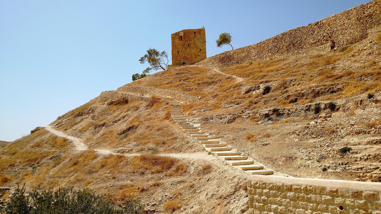 Berg in Israel (c) Sotirios Karaoulanis from Pixabay