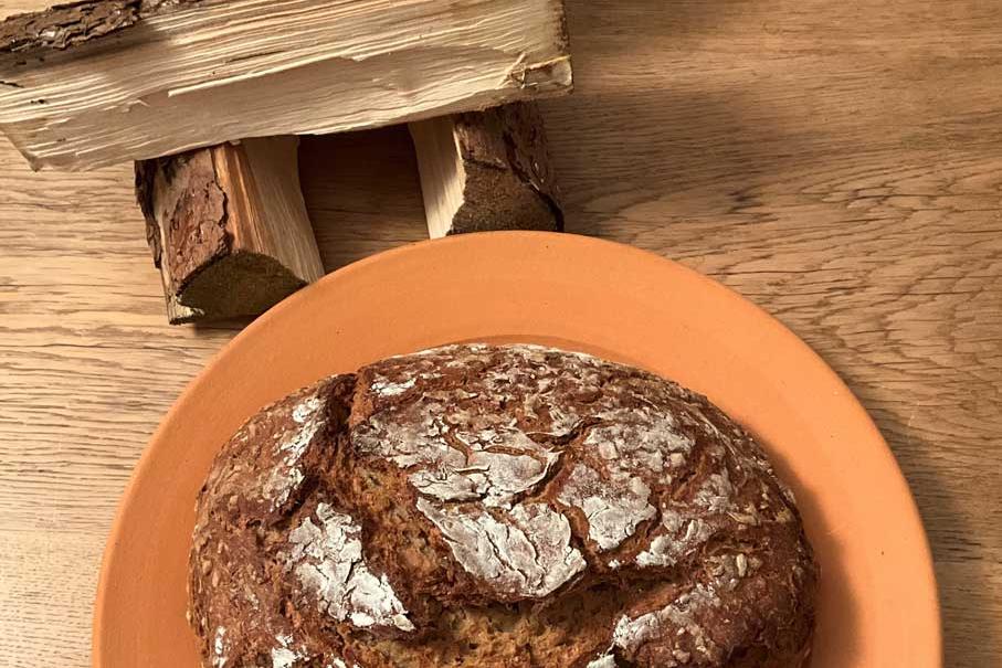 Brot und Holz