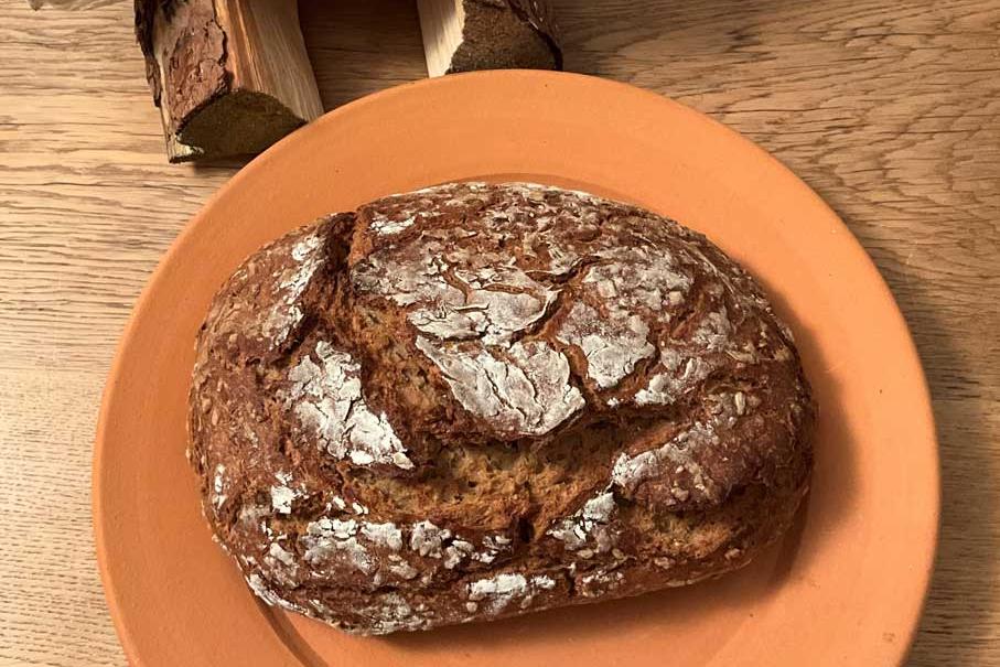 Brot und Holz